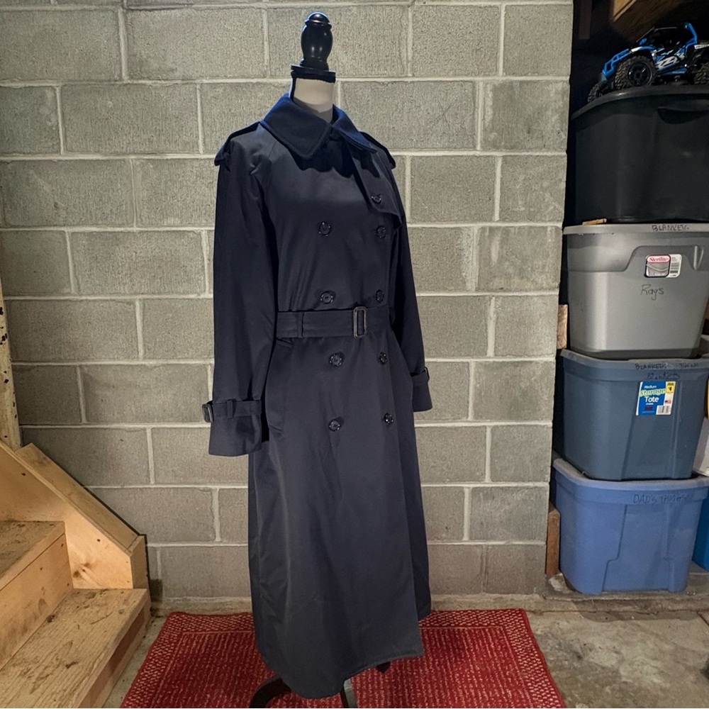 Newport Harbor trench coat for American Airlines. - Picture 4 of 16